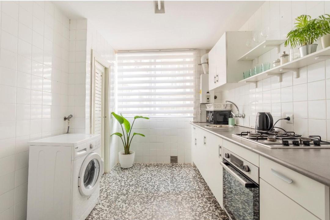 Holiday&Vacations Apartment On The Beach Valencia Exteriör bild